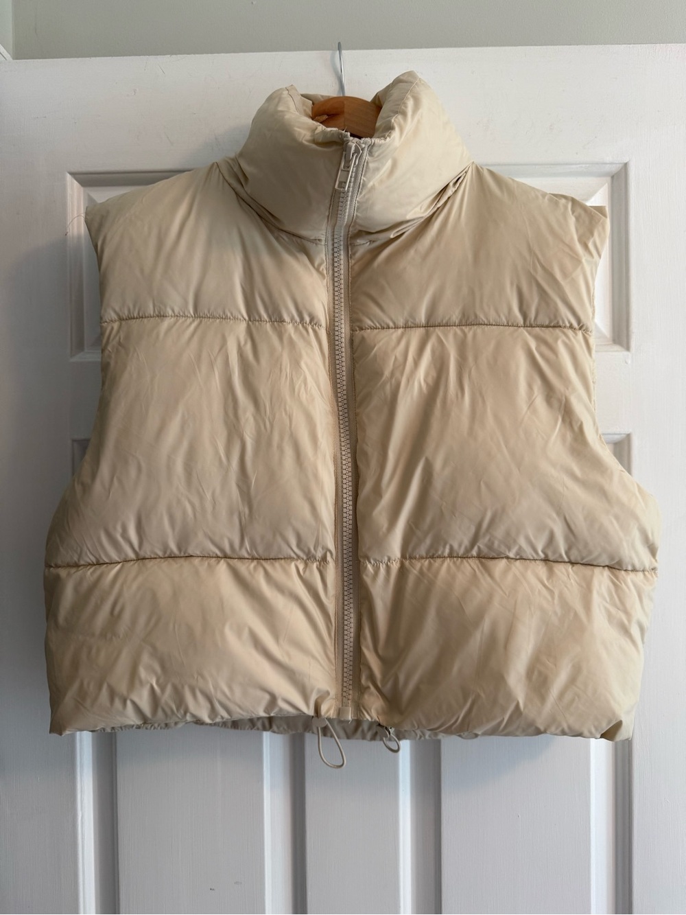 Cream/Beige Cropped Puffer Vest Size L